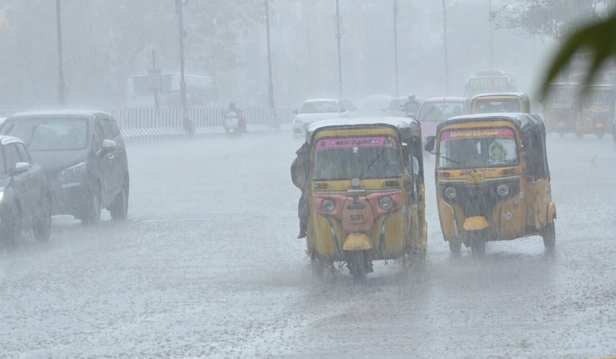 நீலகிரி மாவட்டத்திற்கு ஆரஞ்ச் அலர்ட்… 10 மாவட்டங்களில் கனமழை கொட்டப்போகிறது!