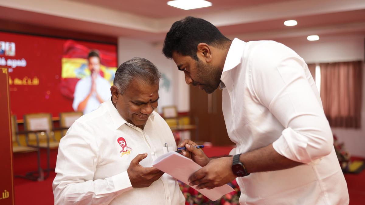 கரூர் துயரச் சம்பவம்…சிபிஐ முன் புஸ்ஸி ஆனந்த், ஆதவ் அர்ஜுனா ஆஜர்!