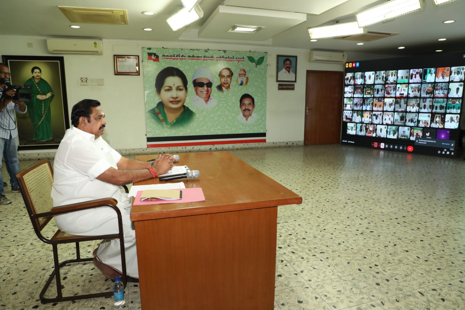 கடுமையாக விமர்சிக்க வேண்டாம் – மாவட்ட செயலாளர்களுக்கு இபிஎஸ் சொன்ன அறிவுரைகள்..?