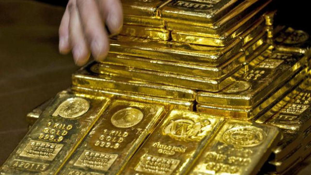 ஒரே நாளில் அதிரடியாய் குறைந்த தங்கம் விலை!