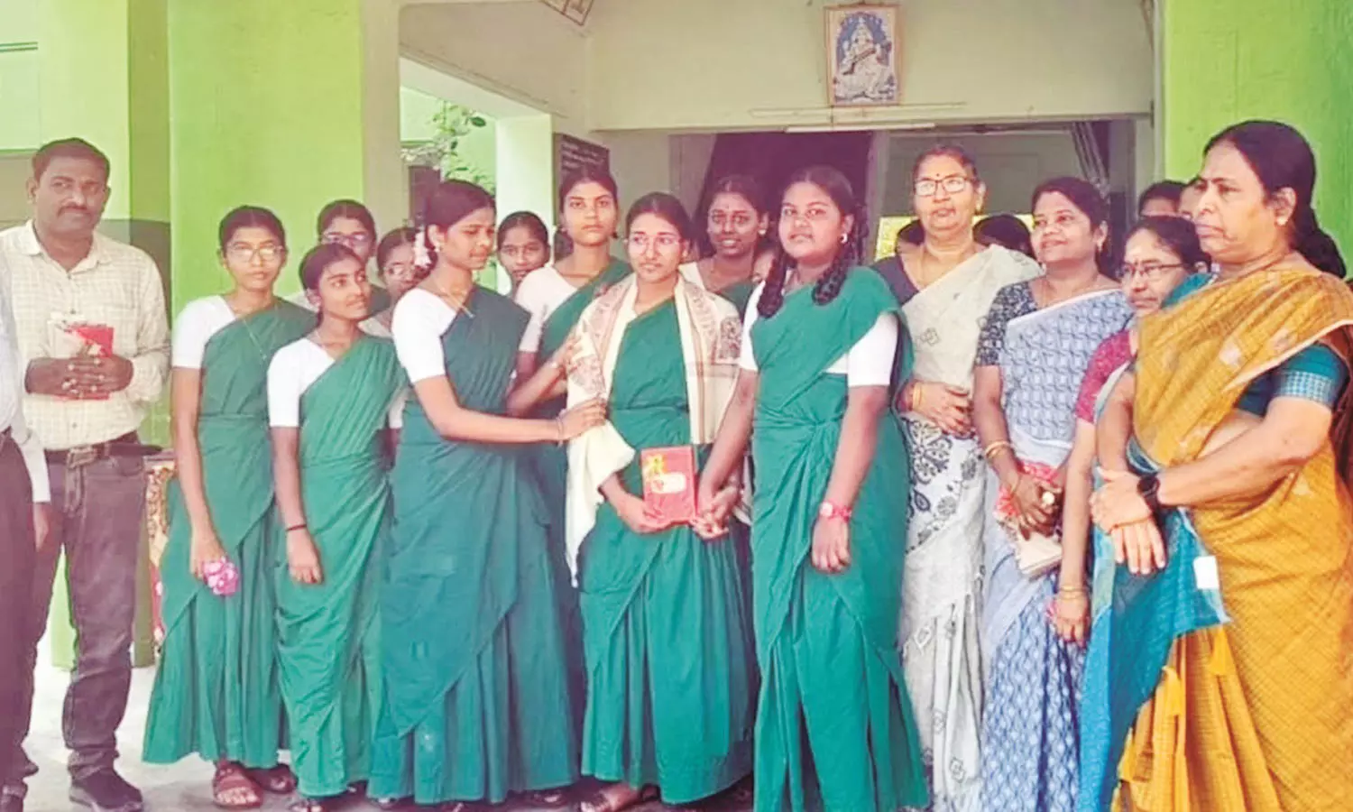 குடியரசு தின விழாவில் பதக்கம், ரொக்க பரிசுடன் கௌரவிக்கப்படும் திருவாரூர் பள்ளி மாணவி